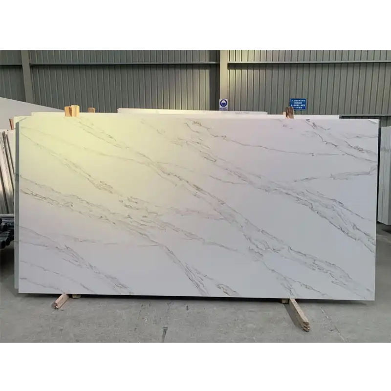 Кварцевый камень Calacatta White Slab